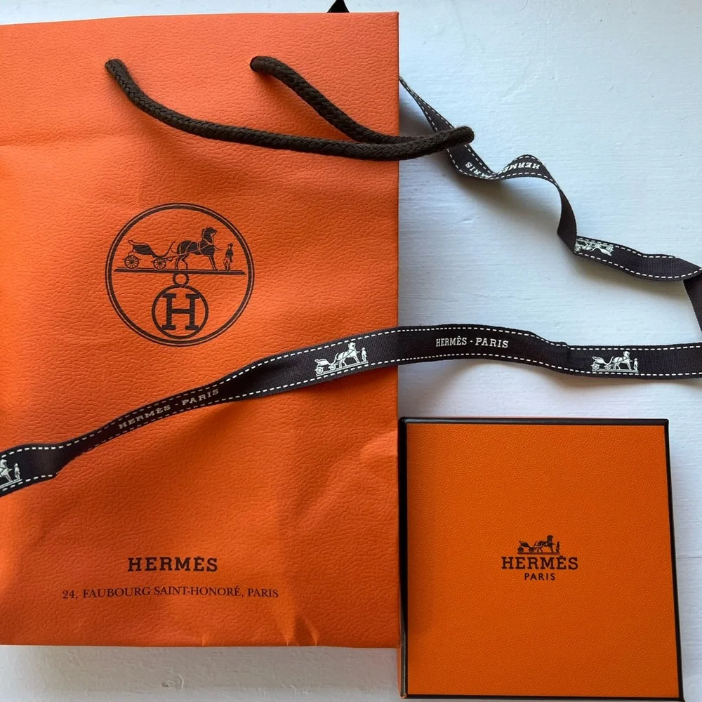 New in box authentic Hermes click h bracelet - Picture 4 of 5